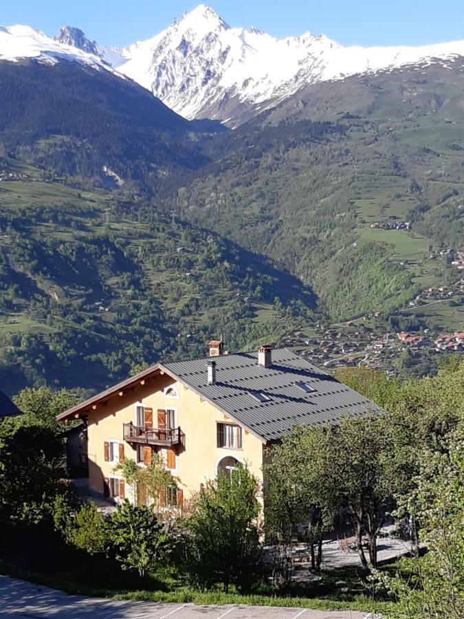 Gite-Auberge De Montvilliers Aime Bagian luar foto