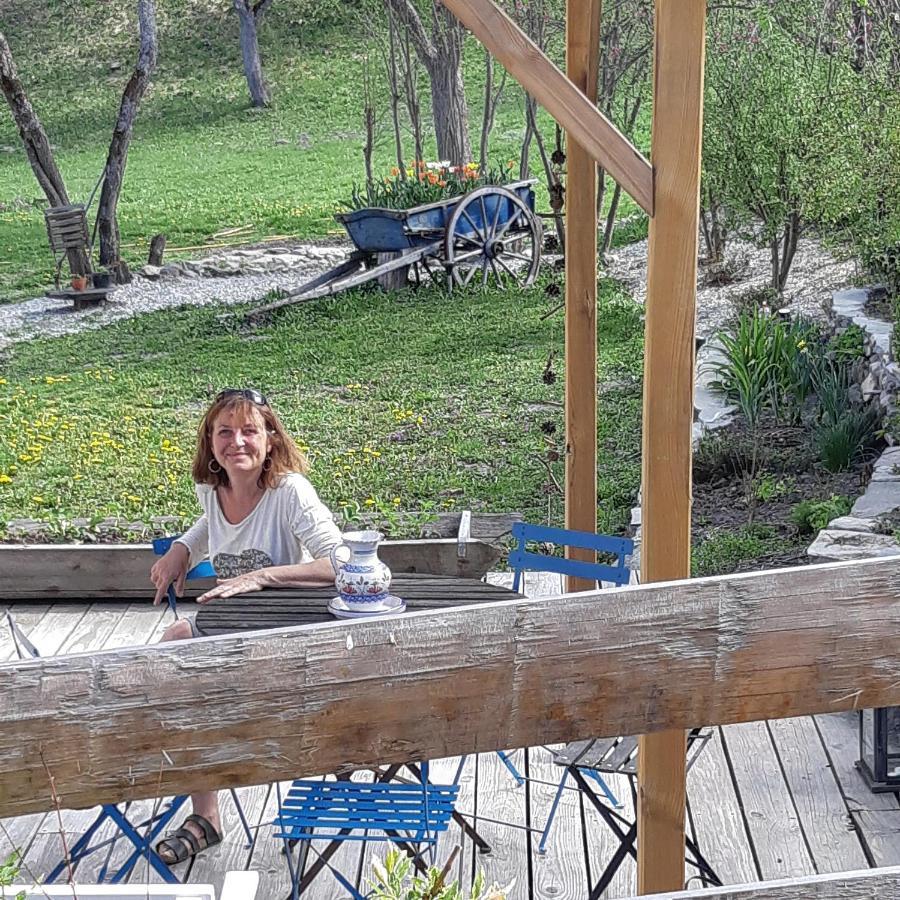 Gite-Auberge De Montvilliers Aime Bagian luar foto