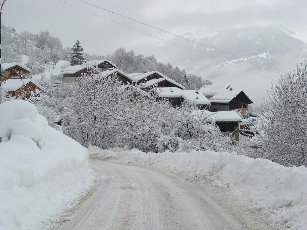 Gite-Auberge De Montvilliers Aime Bagian luar foto