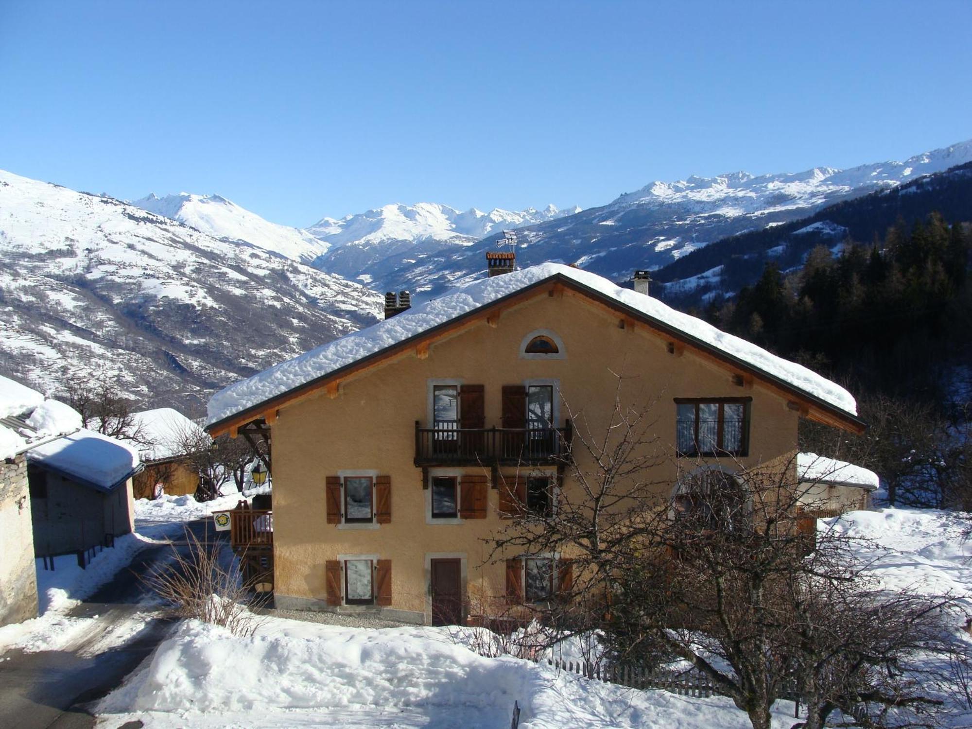 Gite-Auberge De Montvilliers Aime Bagian luar foto