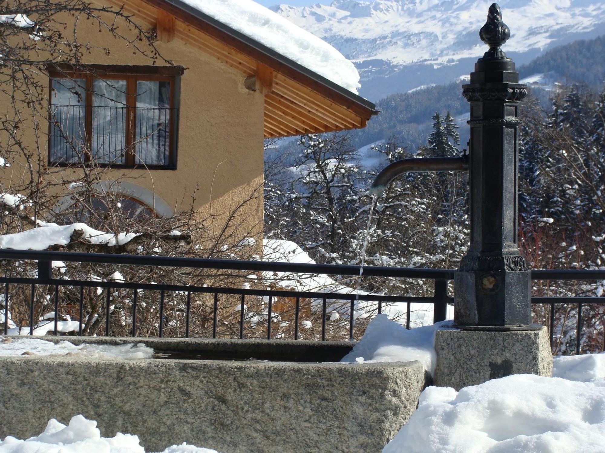 Gite-Auberge De Montvilliers Aime Bagian luar foto