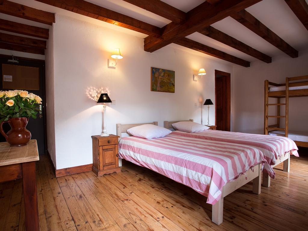 Gite-Auberge De Montvilliers Aime Bagian luar foto