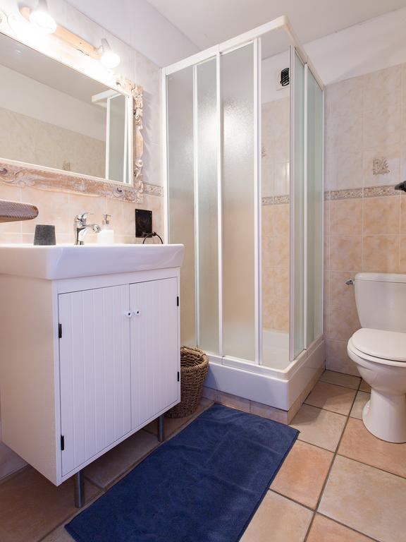 Gite-Auberge De Montvilliers Aime Bagian luar foto
