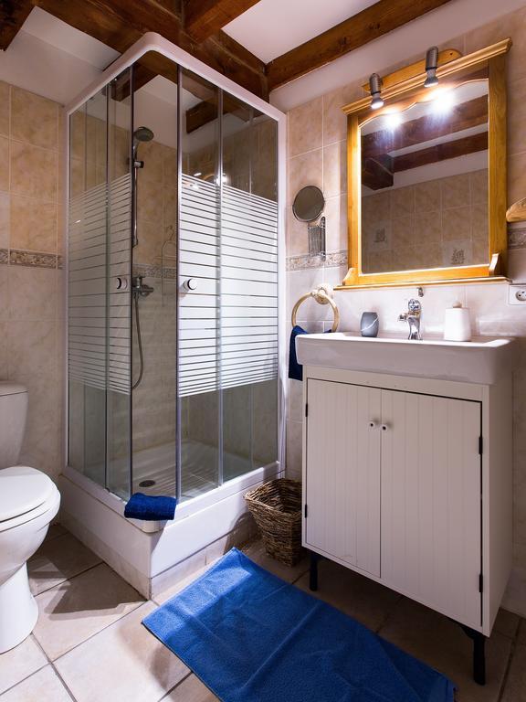 Gite-Auberge De Montvilliers Aime Bagian luar foto