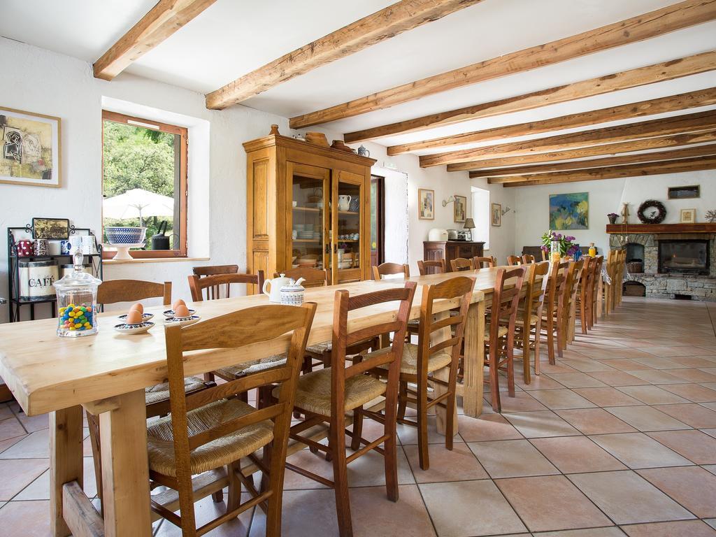 Gite-Auberge De Montvilliers Aime Bagian luar foto