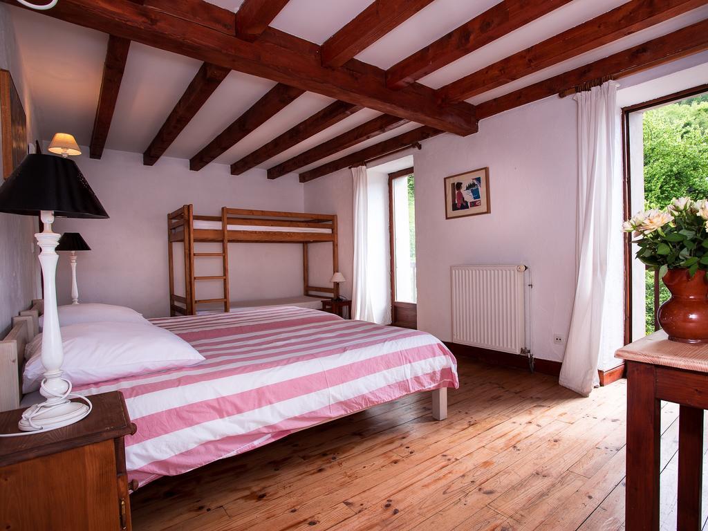 Gite-Auberge De Montvilliers Aime Bagian luar foto